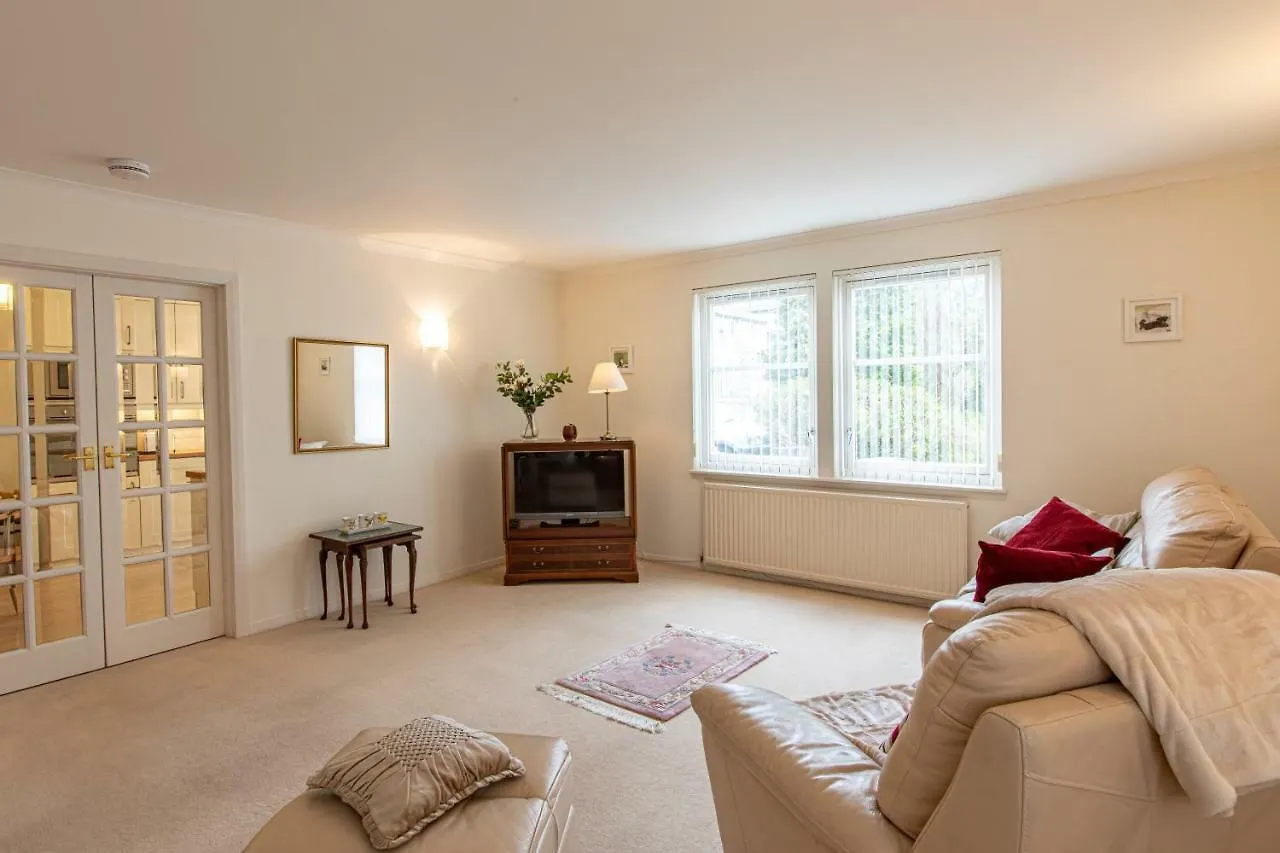 Cults Court Apartment Aberdeen 0*,