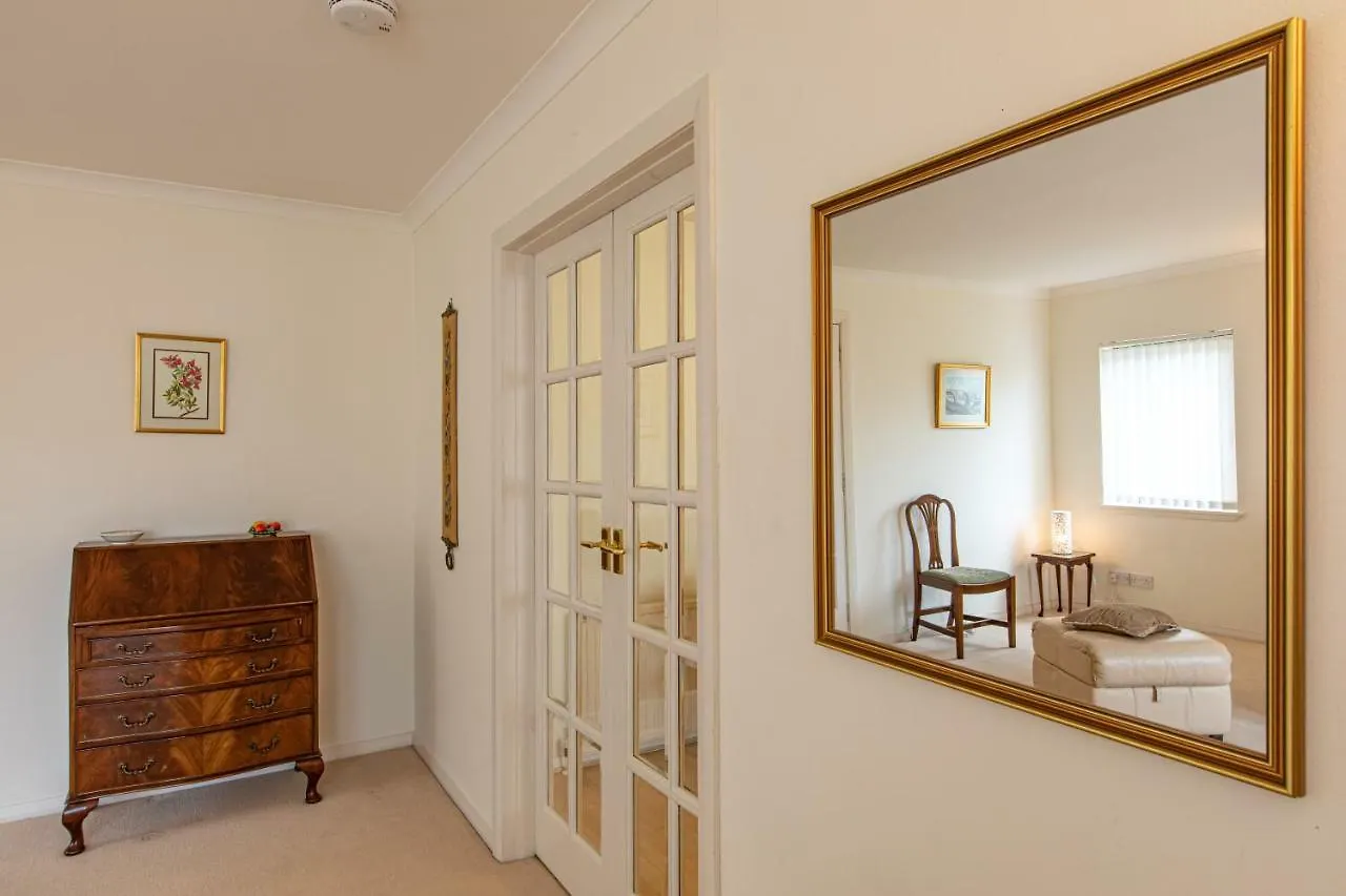 Cults Court Apartment Aberdeen 0*,
