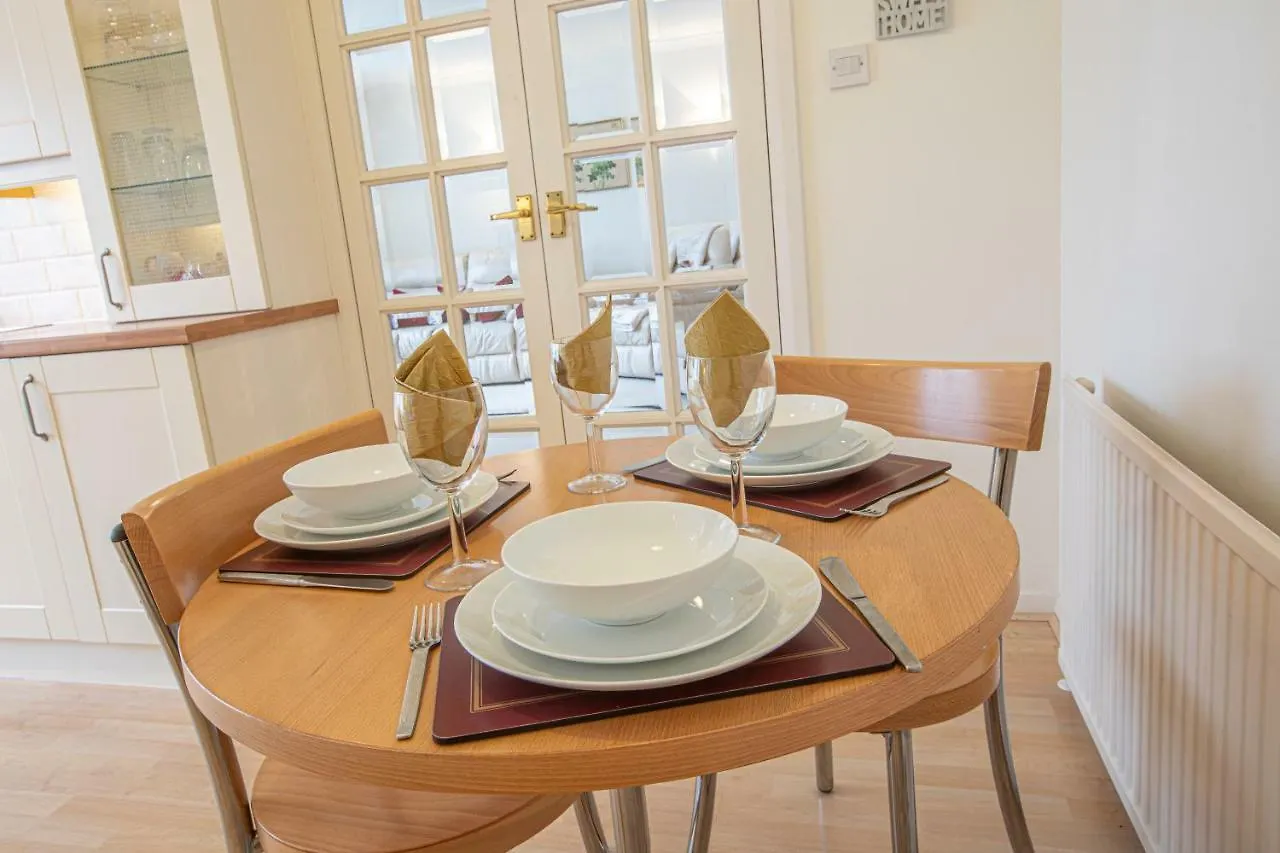 Cults Court Apartment Aberdeen