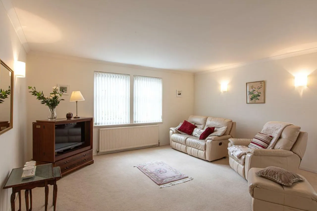 Cults Court Apartment Aberdeen